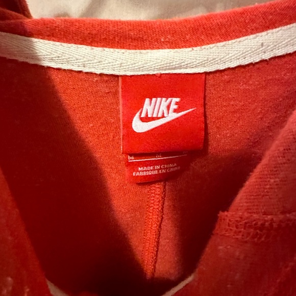 Red Nike jacket - Picture 3 of 3